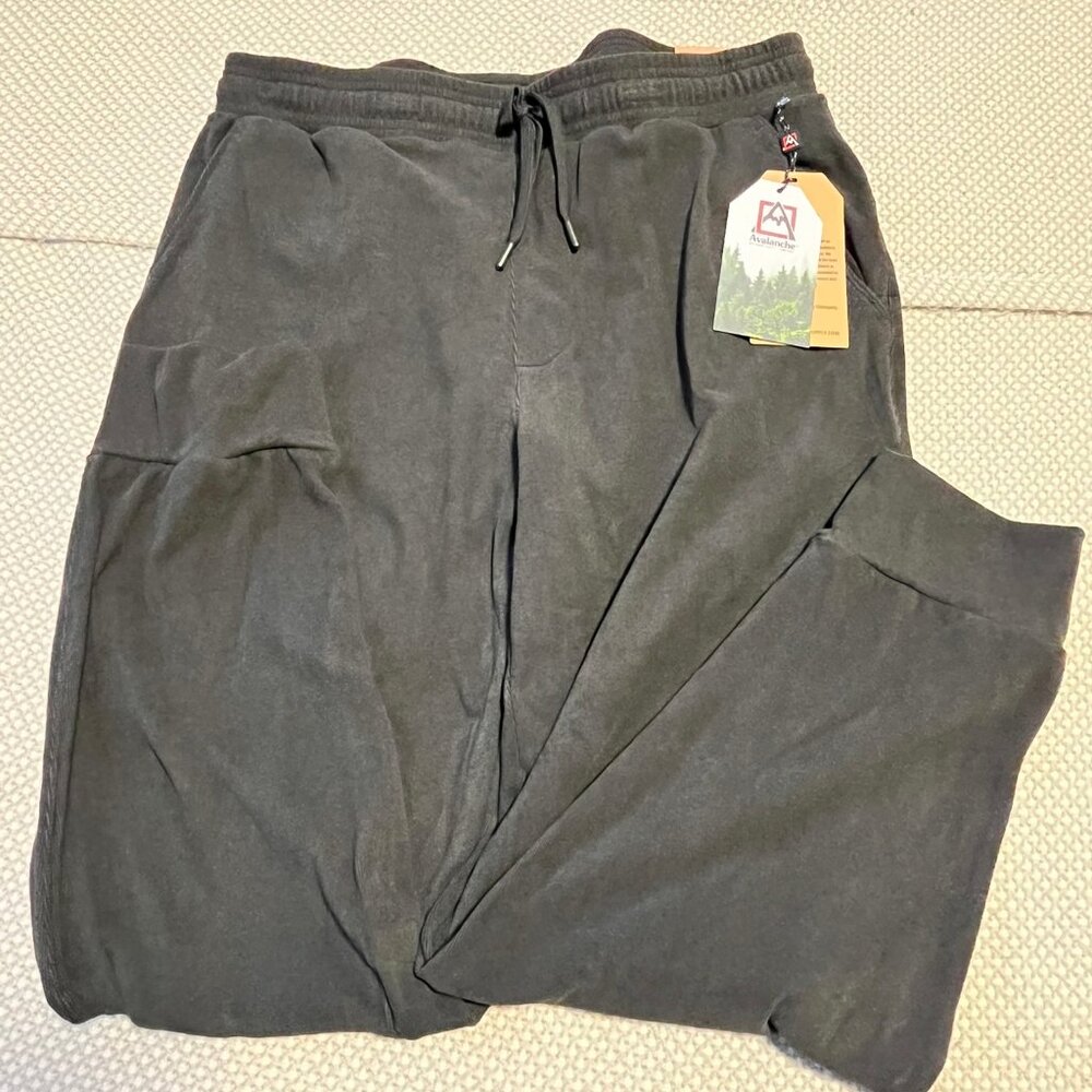 Avalanche Grey Corded Men's Joggers Size L NWT